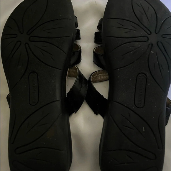 BARETRAPS~ BLACK SLIDE ON SANDALS~9 - Picture 6 of 7